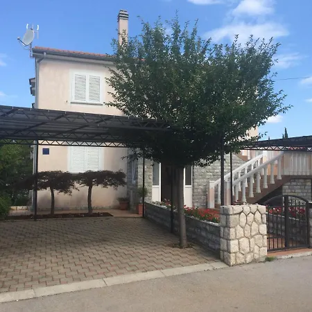 - 1 Apartment Malinska